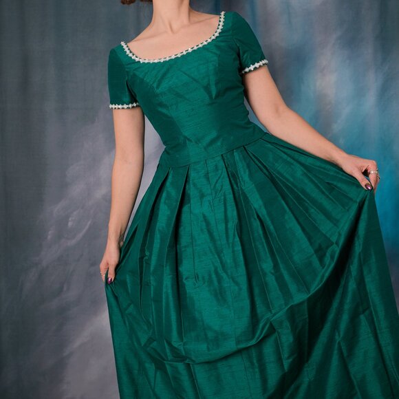 Vintage Emerald Green Raw Silk 2PC Skirt and top - Picture 2 of 10